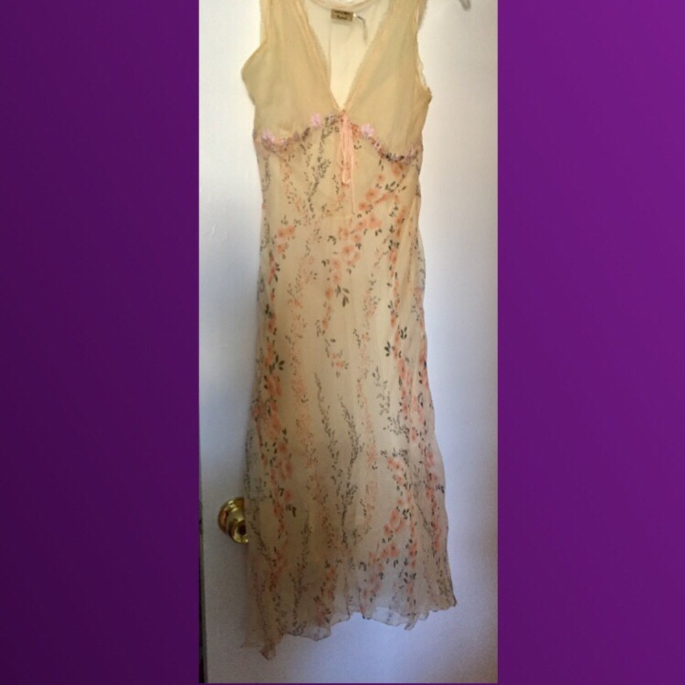 GORGEOUS Max Studio 100% silk light floral dress M